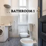 Center - Reserved Parking & Wi-fi 公寓