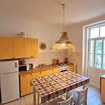 Center - Reserved Parking & Wi-fi