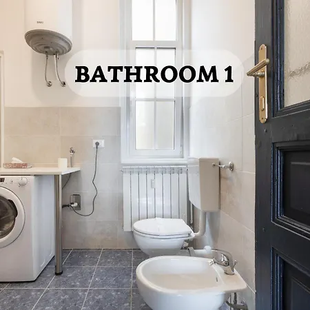 Center - Reserved Parking & Wi-fi Apartman