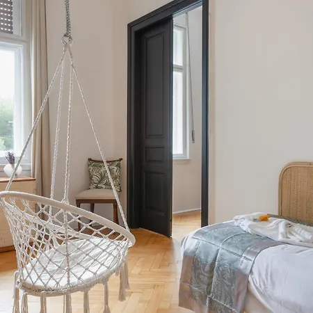 Center - Reserved Parking & Wi-fi Apartman *