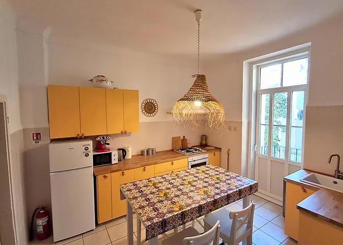 Center - Reserved Parking & Wi-fi